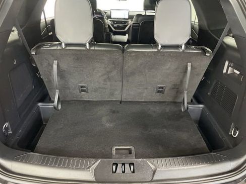 Used 2025 Ford Explorer ST-Line image 25