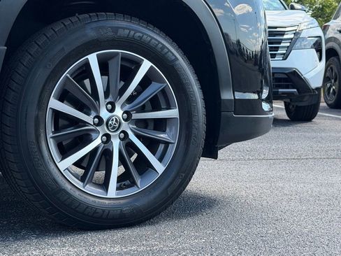 Used 2018 Toyota Highlander XLE AWD/4WD image 48
