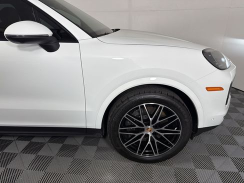 Used 2026 Porsche Cayenne AWD/4WD image 13