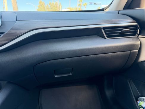 Used 2025 Nissan Altima 2.5 SV FWD image 17