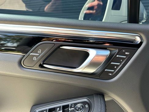Certified 2026 Porsche Macan AWD/4WD image 20
