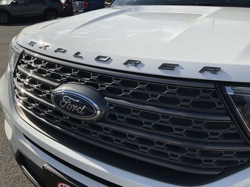 Used 2023 Ford Explorer XLT w/ Equipment Group 202A image 26