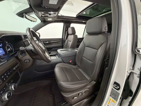 Used 2021 GMC Yukon Denali w/ Denali Premium Package AWD/4WD image 29
