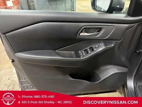 Certified 2025 Nissan Rogue SV AWD/4WD image 10