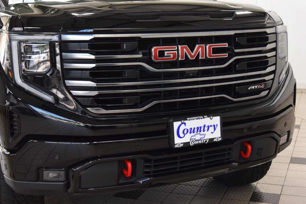 Used 2025 GMC Sierra 1500 AT4 w/ AT4 Premium Package AWD/4WD image 11