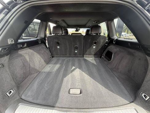 Used 2023 Jeep Grand Cherokee Overland w/ Luxury Tech Group IV AWD/4WD image 19