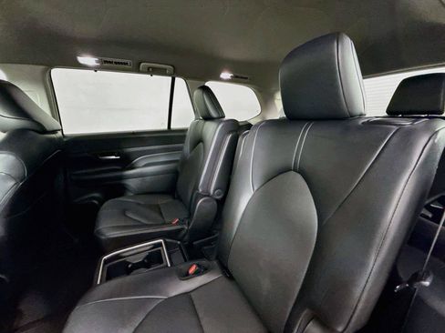Certified 2025 Toyota Grand Highlander FWD image 31