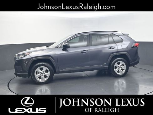 Used 2021 Toyota RAV4 LE AWD/4WD image 2