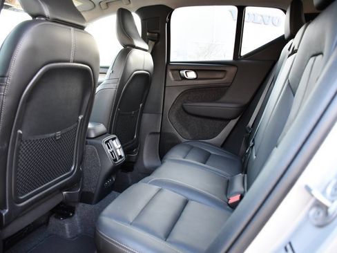 Certified 2025 Volvo XC40 B5 Core image 14