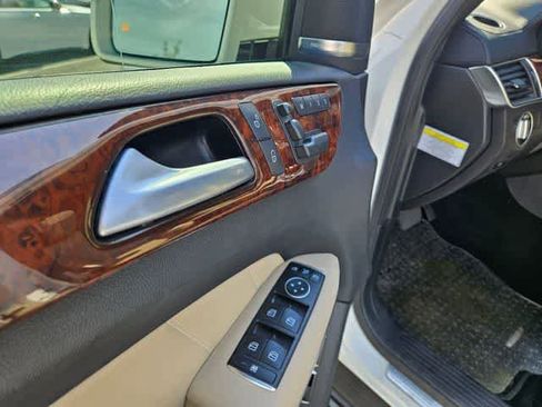 Used 2014 Mercedes-Benz GL 550 4MATIC image 15