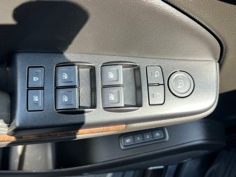 Used 2018 Chevrolet Tahoe LT AWD/4WD image 18