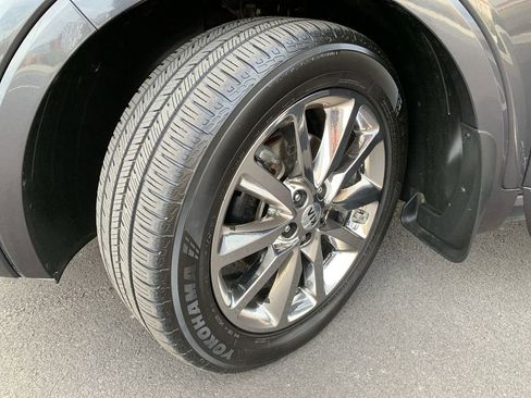 Used 2017 Kia Sorento SX image 12