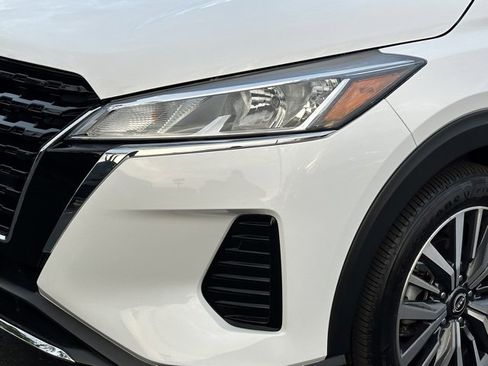 Certified 2024 Nissan Kicks SV image 9