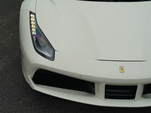 Used 2017 Ferrari 488 GTB RWD image 32
