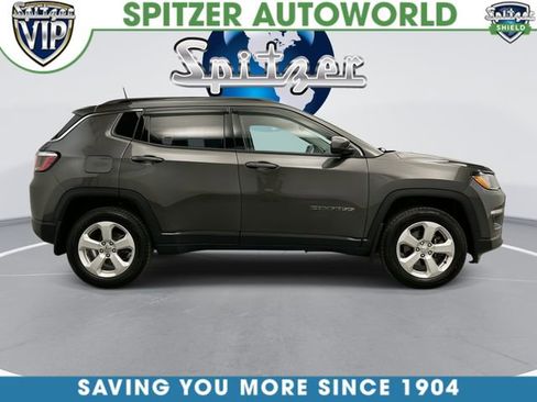 Used 2018 Jeep Compass Latitude w/ Cold Weather Group AWD/4WD image 11