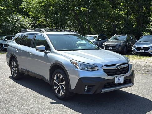 Used 2022 Subaru Outback Limited XT AWD/4WD image 3
