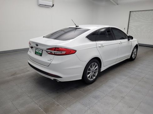 Used 2017 Ford Fusion SE image 9
