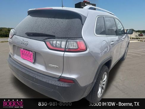 Used 2020 Jeep Cherokee Latitude Plus FWD image 11