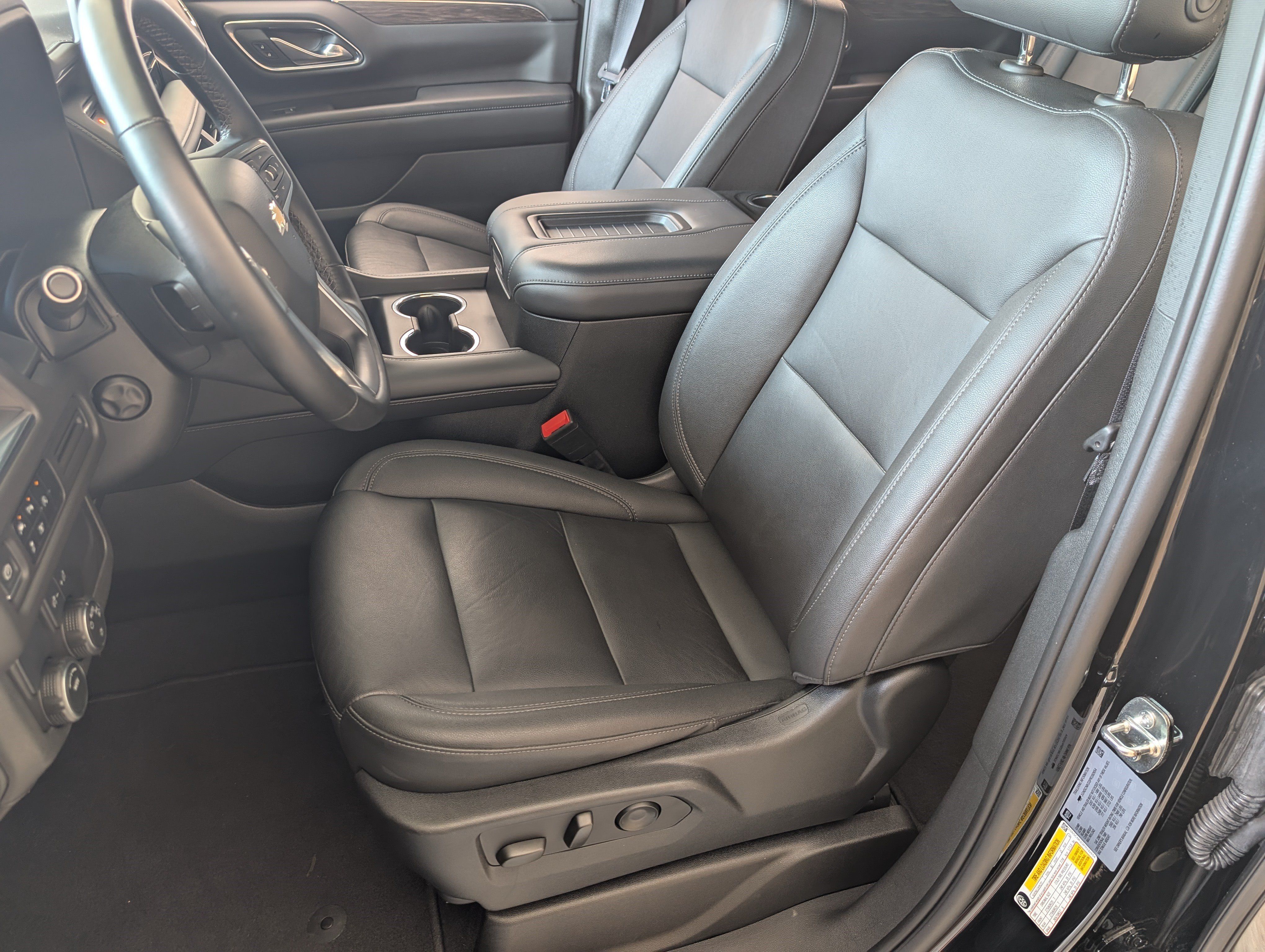 Used 2023 Chevrolet Tahoe LT w/ Luxury Package RWD image 17