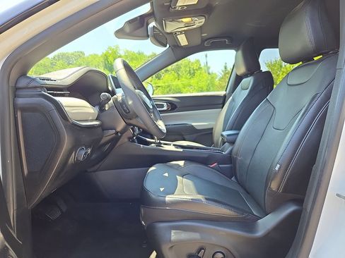 Certified 2023 Jeep Compass Limited w/ Elite Group AWD/4WD image 13