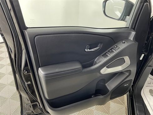 Used 2024 Nissan Frontier SV w/ Technology Package image 15