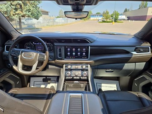 Used 2021 GMC Yukon XL Denali w/ Denali Ultimate Package AWD/4WD image 3