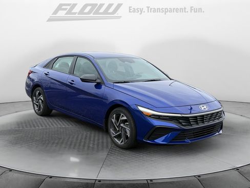 Certified 2025 Hyundai Elantra Sport image 1