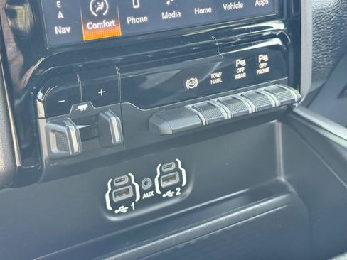 Used 2024 RAM 3500 Big Horn w/ Night Edition AWD/4WD image 21