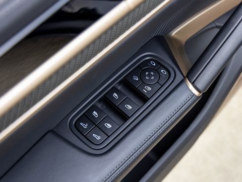 Certified 2025 Porsche Cayenne GTS image 27