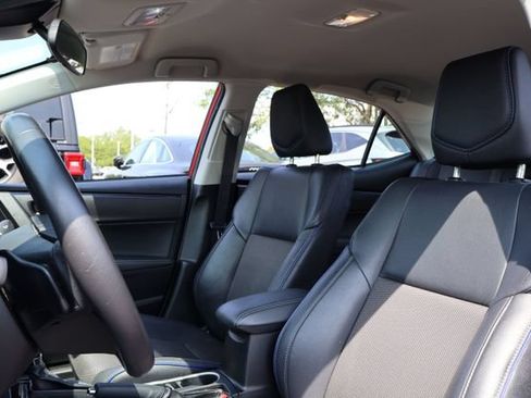 Used 2018 Toyota Corolla SE FWD image 12