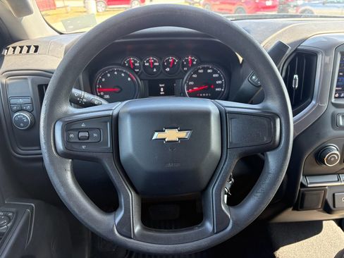 Used 2020 Chevrolet Silverado 1500 Custom w/ Custom Value Package image 17