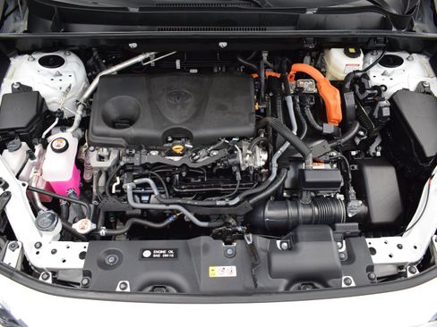 Used 2025 Toyota RAV4 XLE AWD/4WD image 9