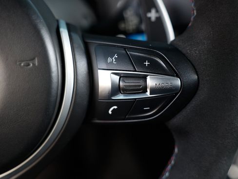 Used 2018 BMW M3 RWD image 31