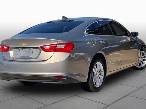 Used 2018 Chevrolet Malibu LT w/ Leather Package FWD image 13