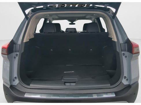 Certified 2021 Nissan Rogue SL w/ Premium Package AWD/4WD image 9