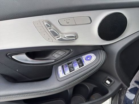 Used 2022 Mercedes-Benz GLC 300 4MATIC image 13