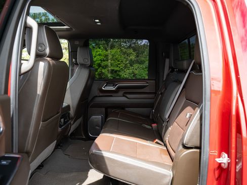 Used 2024 GMC Sierra 2500 Denali w/ Denali Reserve Package AWD/4WD image 35