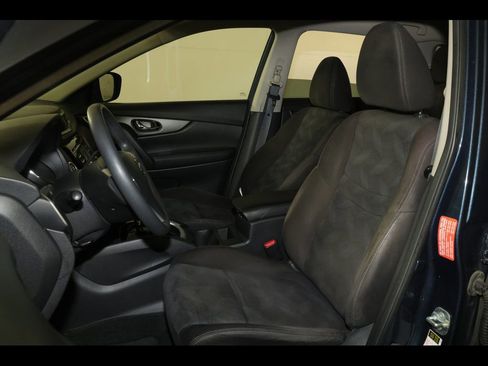 Used 2015 Nissan Rogue SV image 5