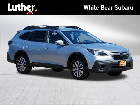 Used 2022 Subaru Outback Premium AWD/4WD image 1