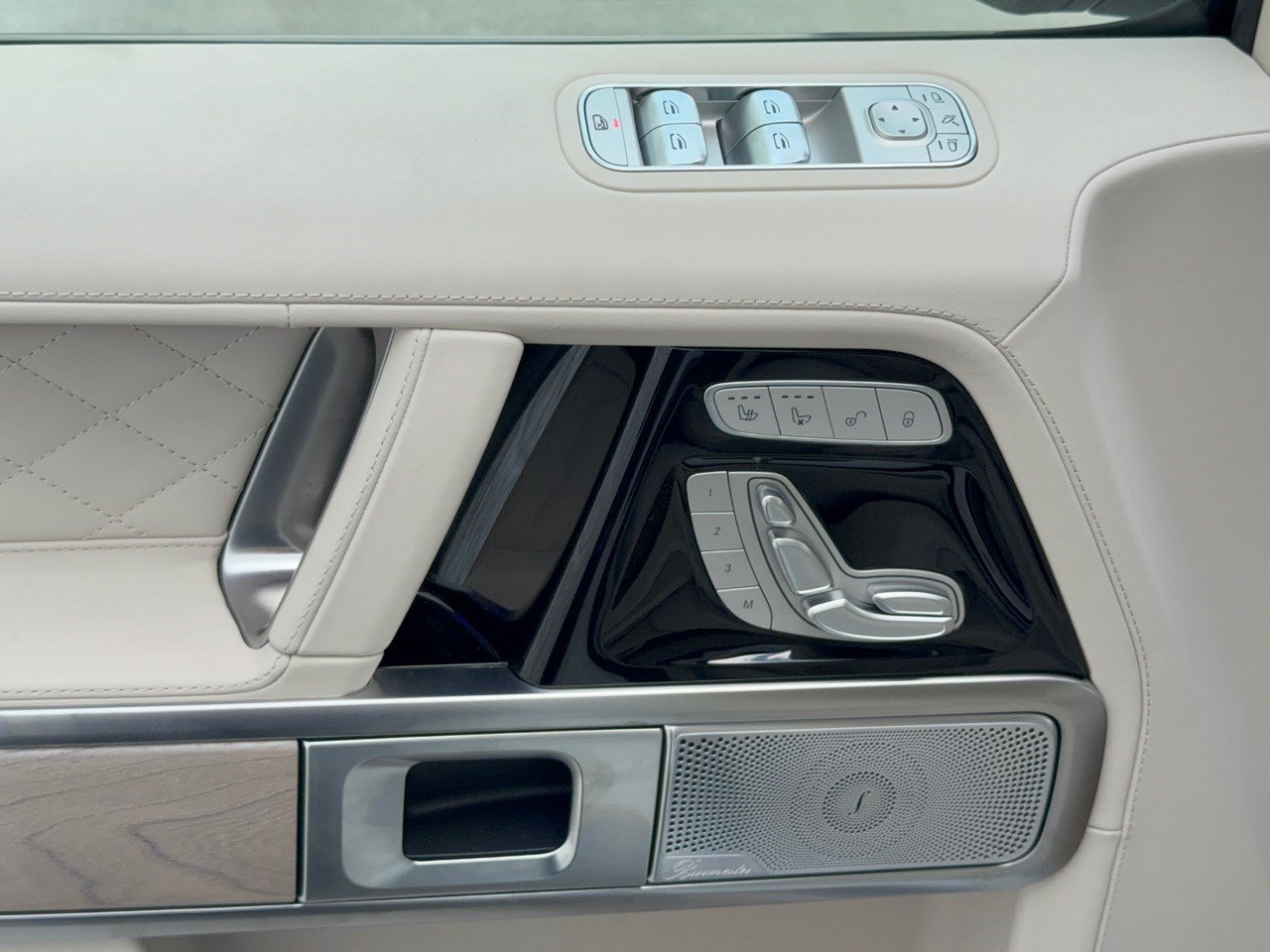 New 2027 Mercedes-Benz G 580 e image 15