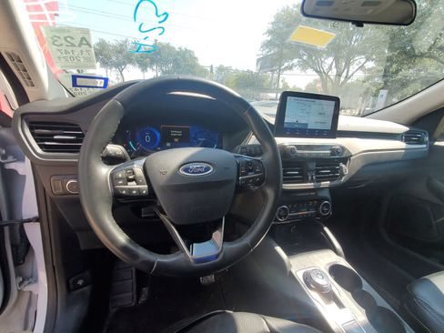 Used 2021 Ford Escape SEL w/ Technology Package FWD image 13