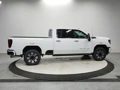 New 2026 GMC Sierra 2500 Denali w/ Denali Reserve Package AWD/4WD image 8