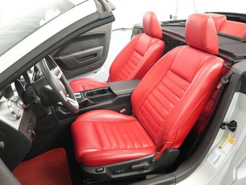 Used 2006 Ford Mustang GT image 28