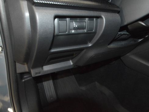 Used 2024 Subaru Crosstrek 2.0i Premium AWD/4WD image 25