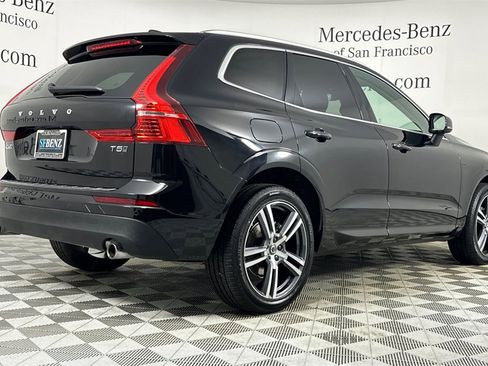 Used 2021 Volvo XC60 T5 Momentum image 4