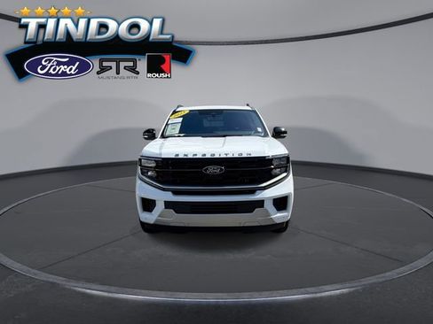 Certified 2025 Ford Expedition Max Platinum AWD/4WD image 4
