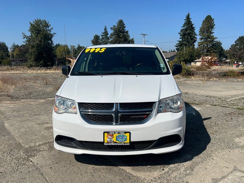 Used 2017 Dodge Grand Caravan SE w/ Power Window Group image 4