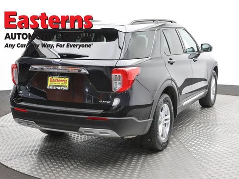 Used 2021 Ford Explorer XLT w/ Equipment Group 202A AWD/4WD image 5