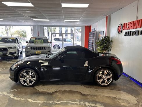 Used 2012 Nissan 370Z Touring w/ Sport Pkg image 12