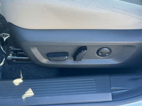 Used 2025 Nissan Rogue SV image 22